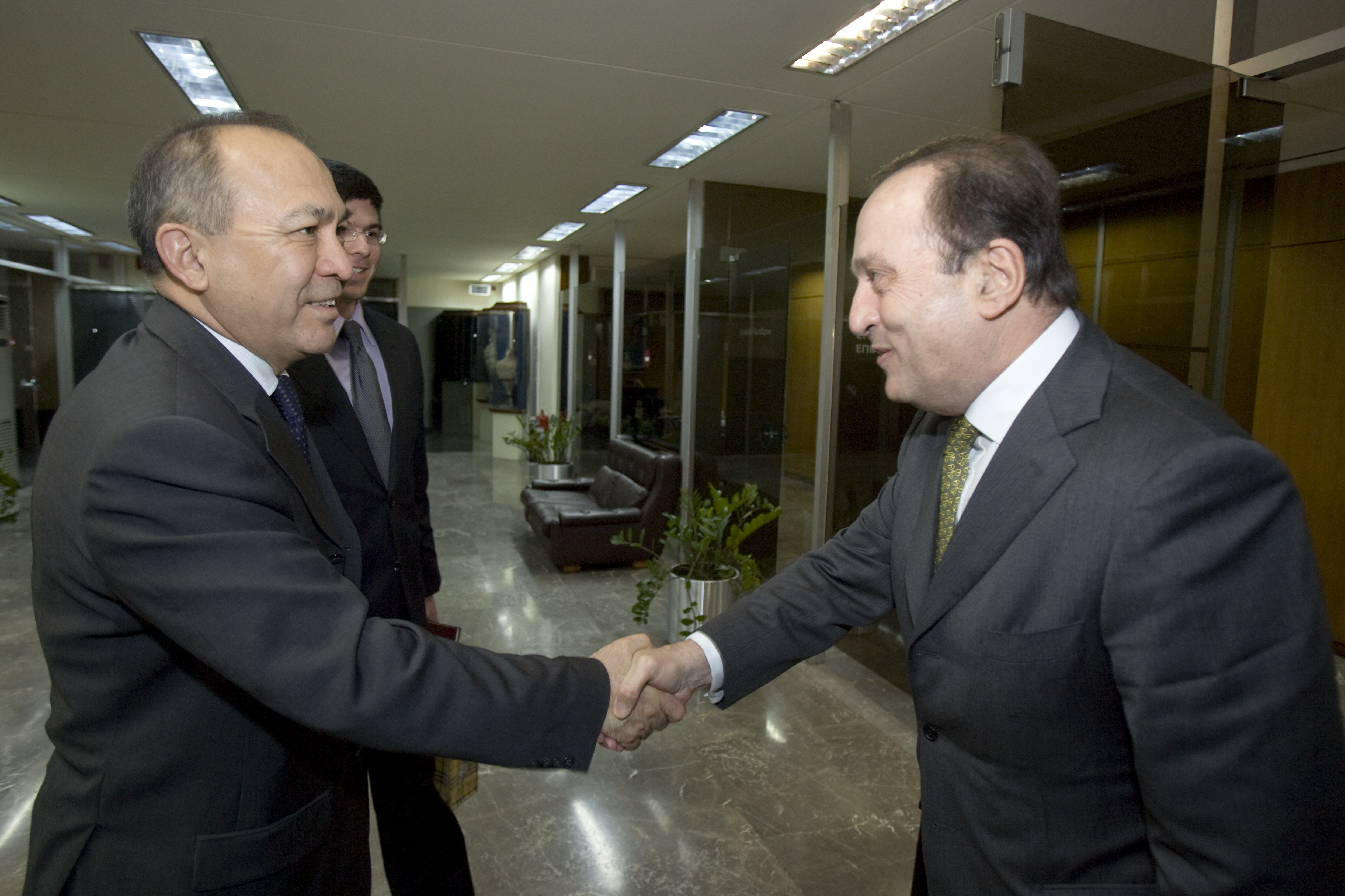ΜΑΡ 16.2010 ΕΠΙΣΚΕΨΗ ΠΡΟΕΔΡΟΥ ΟΥΖΜΠΕΚΙΣΤΑΝ